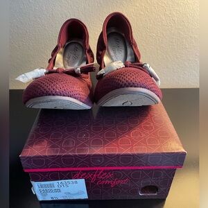 Dexflex Comfort Women's Maroon Flats with Bow